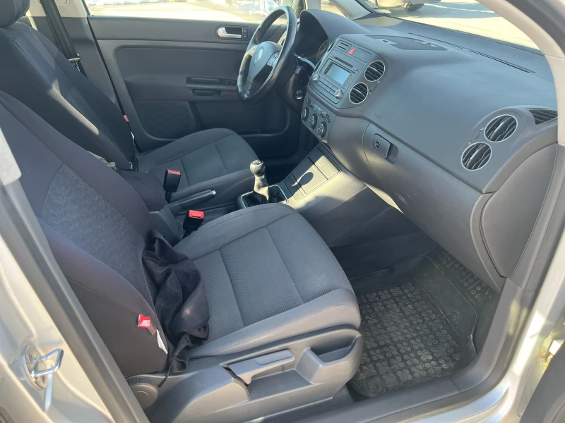 VW Golf Plus 1.6 102 k.c. BSE подгрев.мултиволан, снимка 10 - Автомобили и джипове - 52291088
