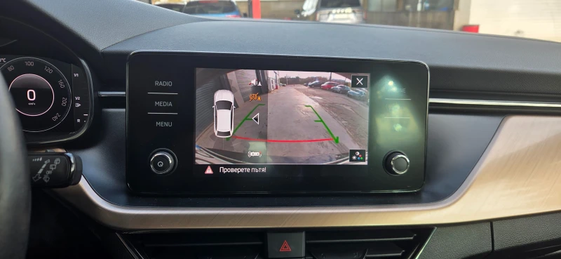 Skoda Scala 92746км. Автоматик, снимка 13 - Автомобили и джипове - 52617167