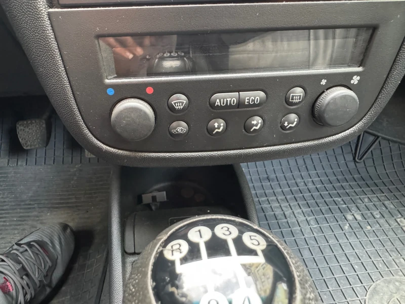 Opel Corsa, снимка 14 - Автомобили и джипове - 52845005