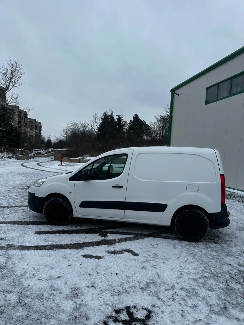 Peugeot Partner 1.6 HDI  Климатик  2012г, снимка 8 - Автомобили и джипове - 52927891