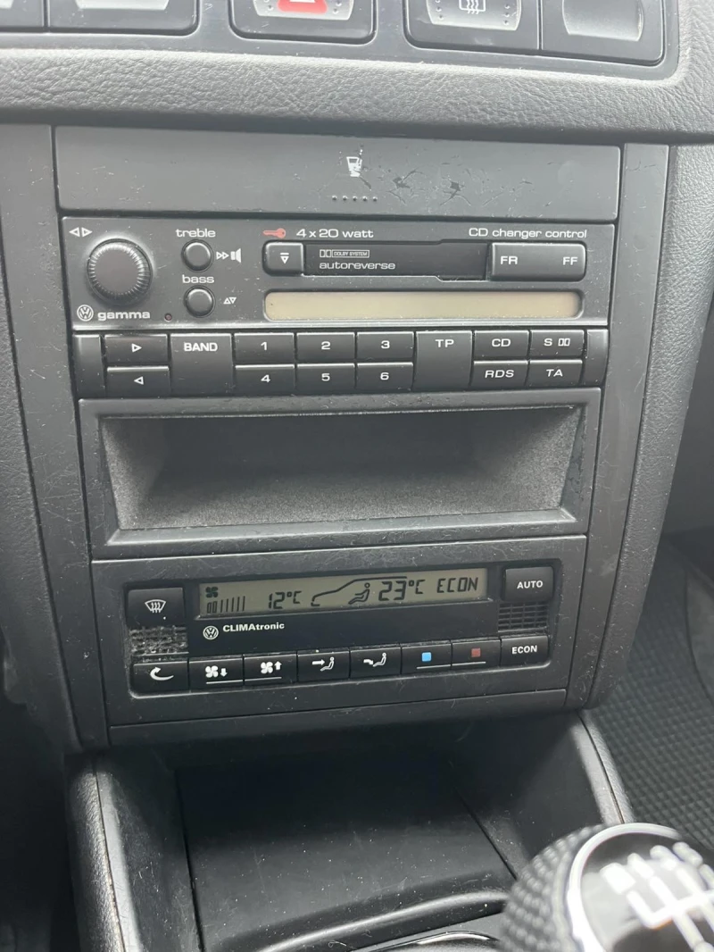 VW Golf 1.9 TDI 90кс.  КЛИМАТРОНИК , снимка 13 - Автомобили и джипове - 52968008