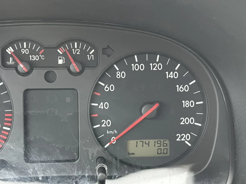 VW Golf 1.9 TDI 90кс.  КЛИМАТРОНИК , снимка 12 - Автомобили и джипове - 52968008