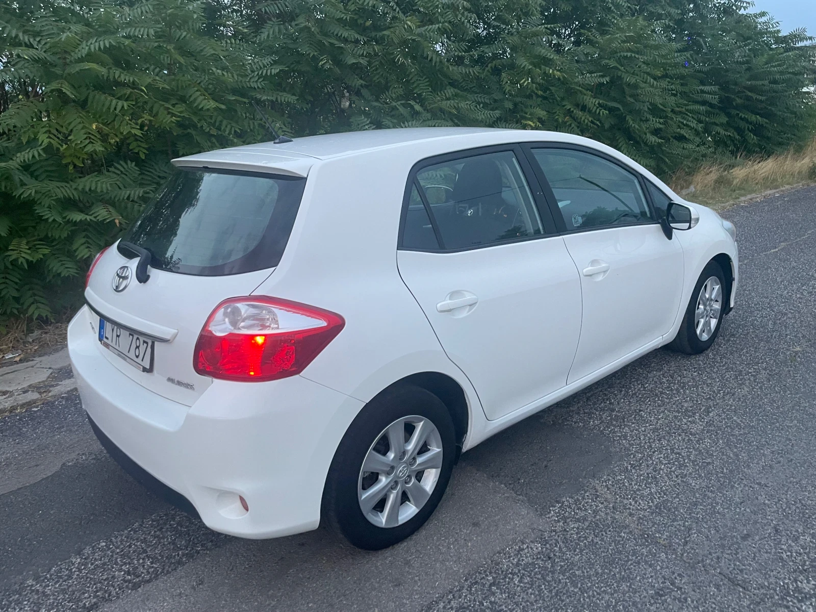 Toyota Auris 1.4 D4D - изображение 3