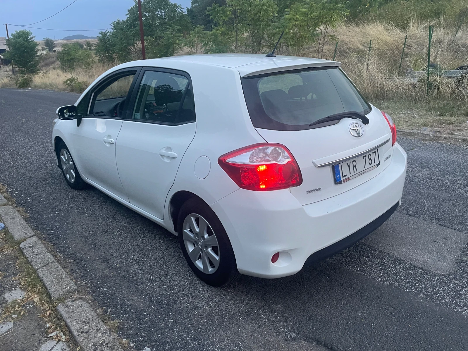 Toyota Auris 1.4 D4D - изображение 4