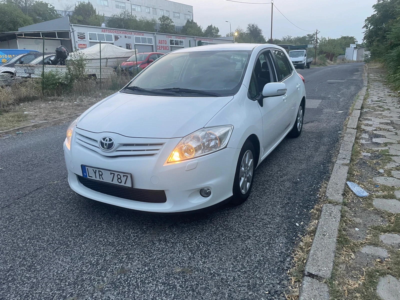 Toyota Auris 1.4 D4D - изображение 8