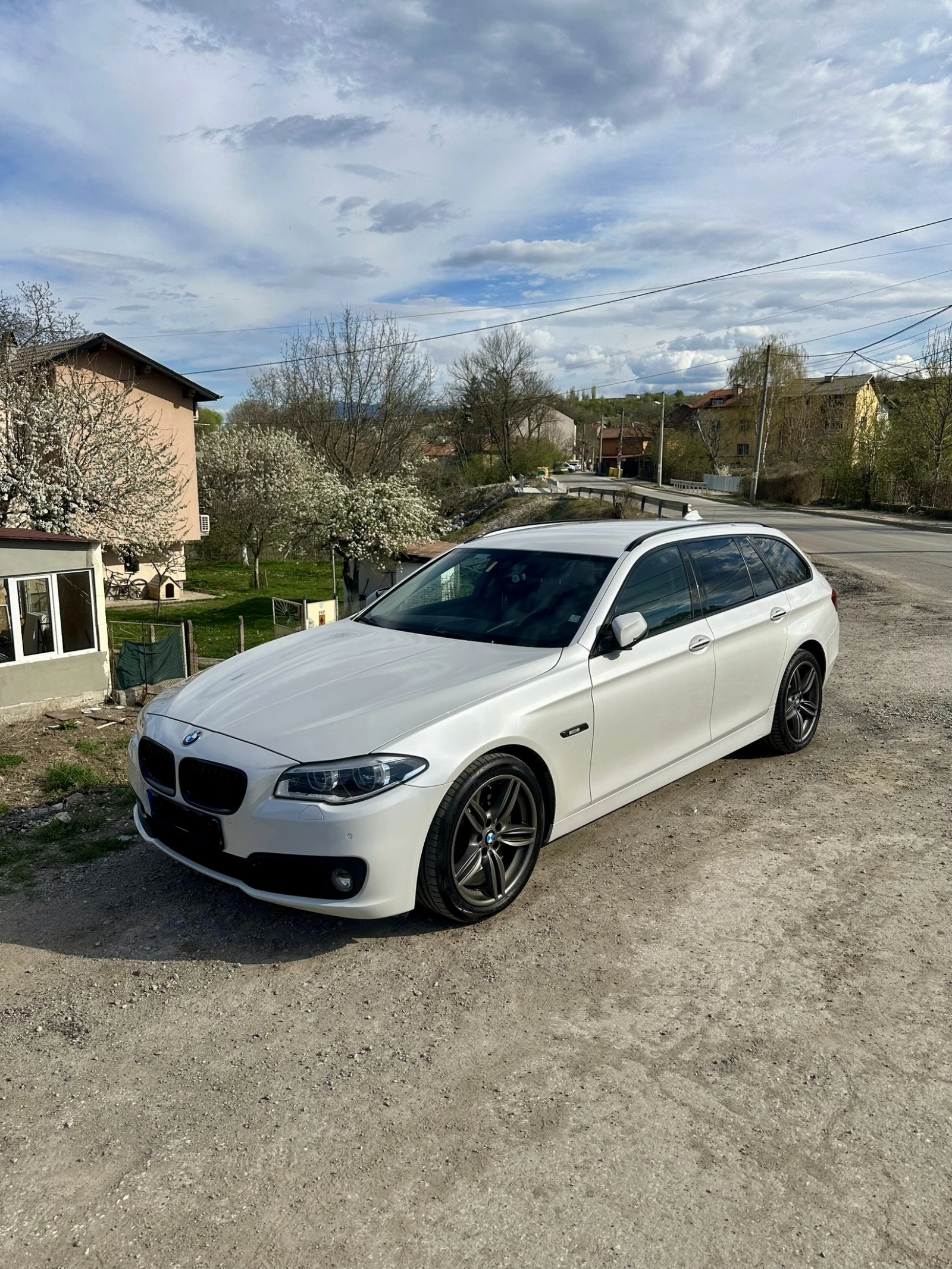 BMW 530 xDrive Luxury Line - изображение 3