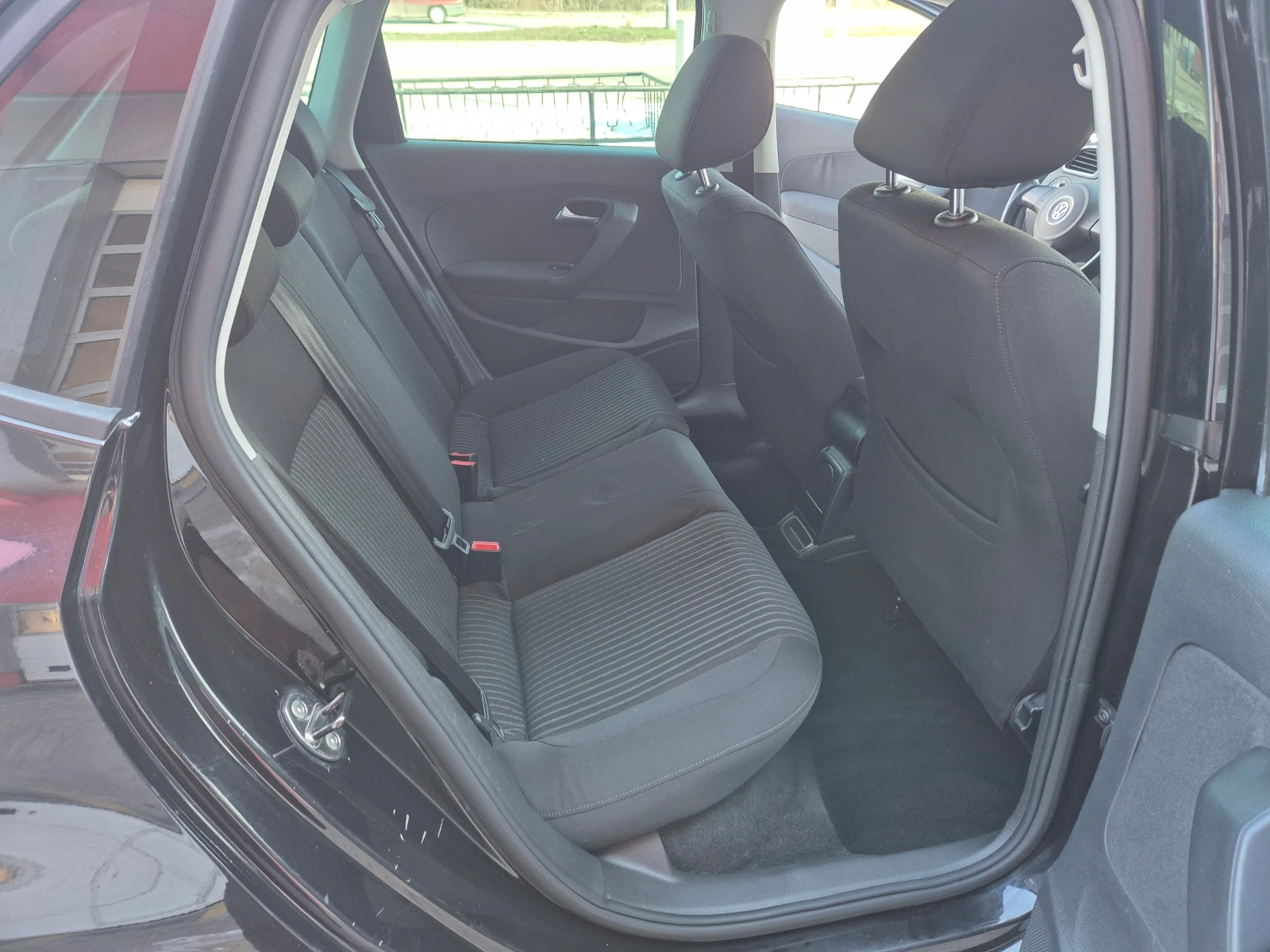 VW Polo 1.4i 86k.s KLIMATRONIK | Mobile.bg — изображение 12