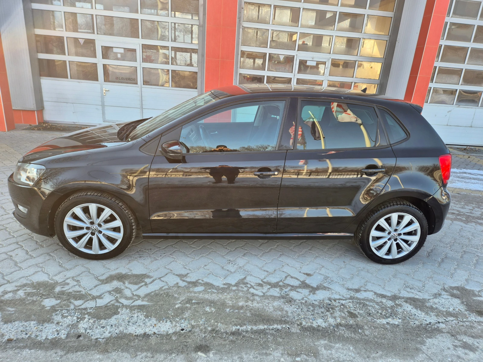 VW Polo 1.4i 86k.s KLIMATRONIK - изображение 8