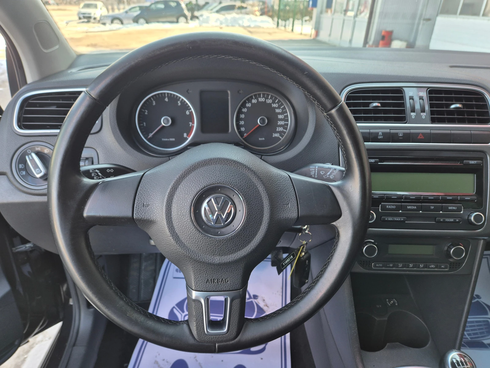 VW Polo 1.4i 86k.s KLIMATRONIK | Mobile.bg — изображение 14