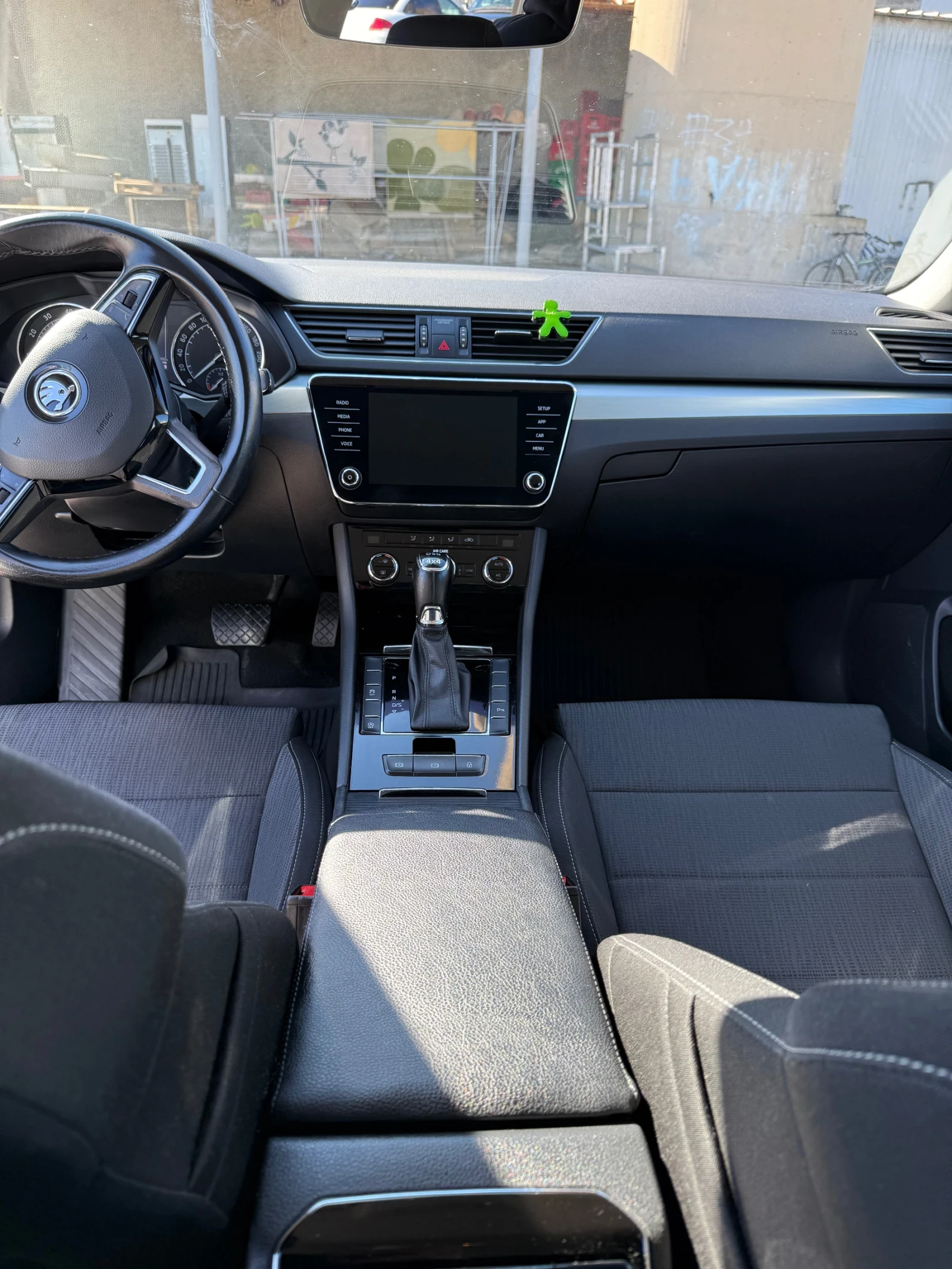 Skoda Superb 2.0 TSI 4x4 280 hp - изображение 5