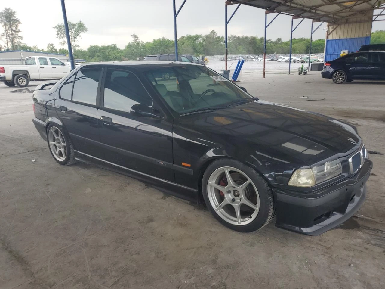 BMW M3  - изображение 2