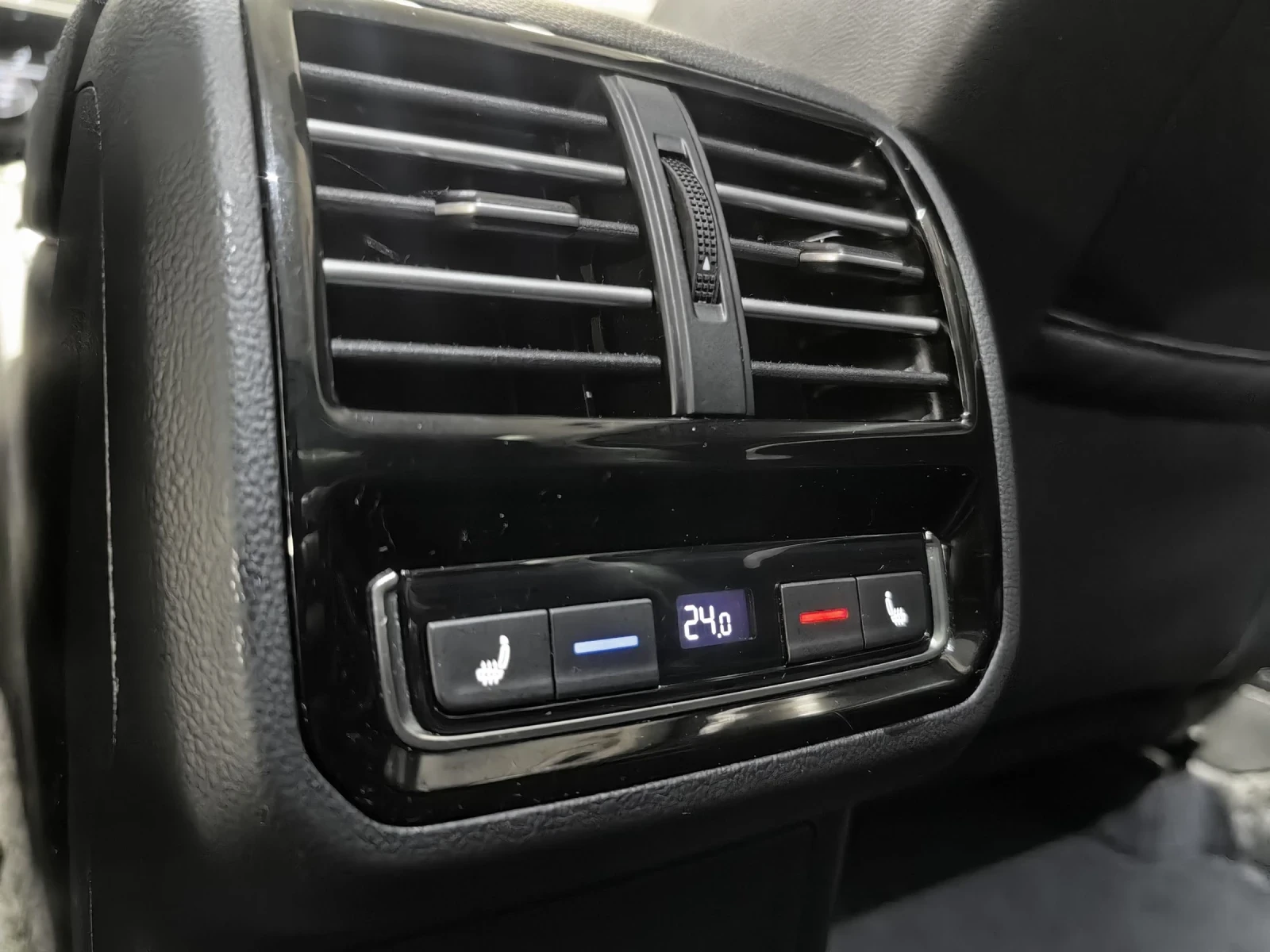 VW Passat 2.0TDI* 85000КМ* BLUEMOTION* DSG* ПОДГРЕВ* LANEASI - изображение 7