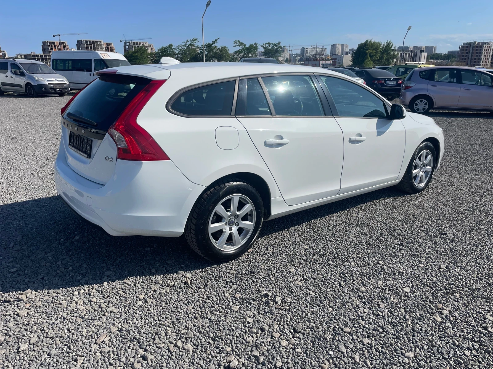 Volvo V60 1.6 D2 АВТОМАТИК - изображение 5