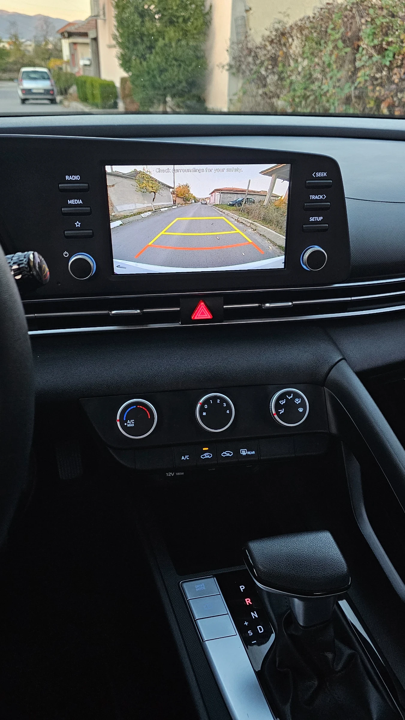 Hyundai Elantra | Mobile.bg   10