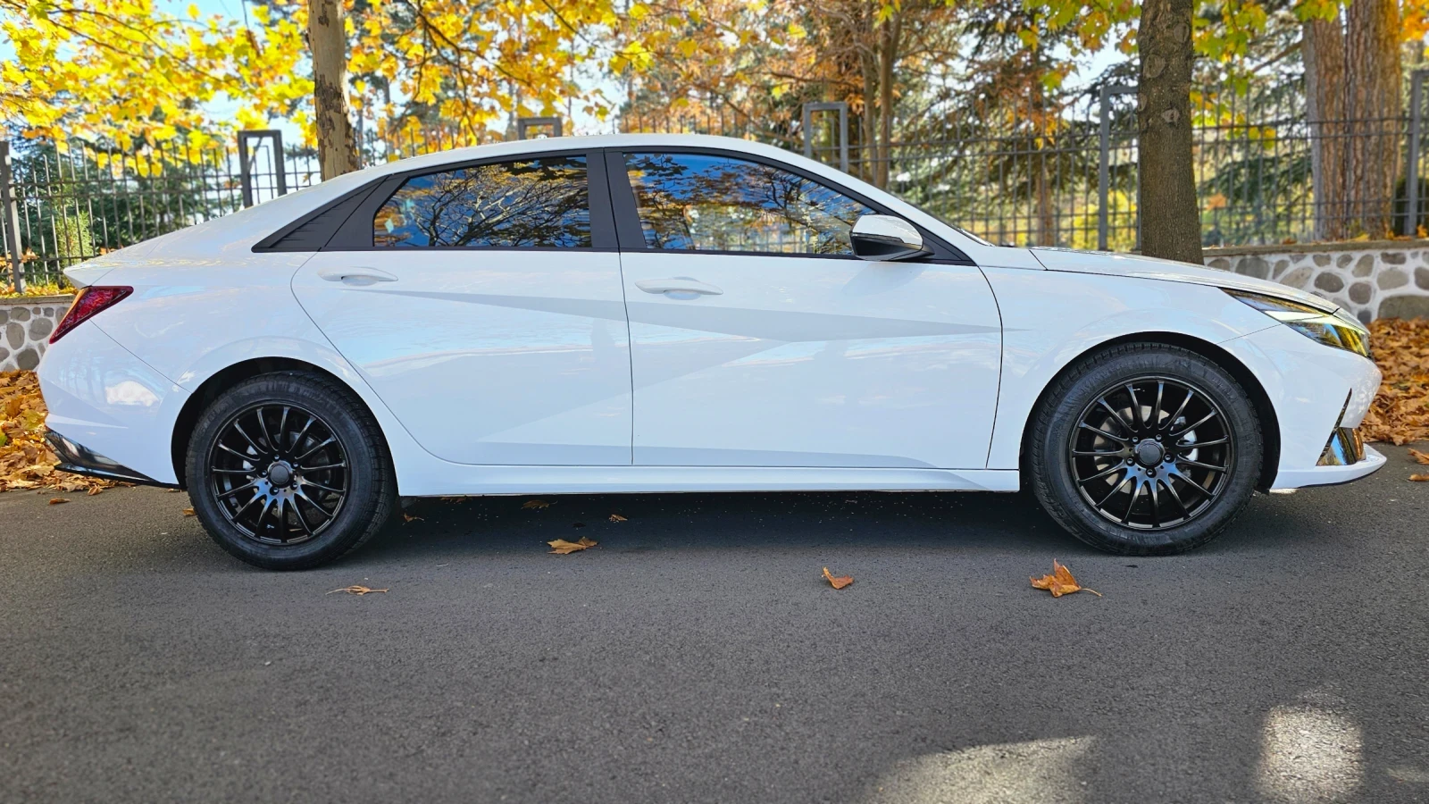 Hyundai Elantra | Mobile.bg   8