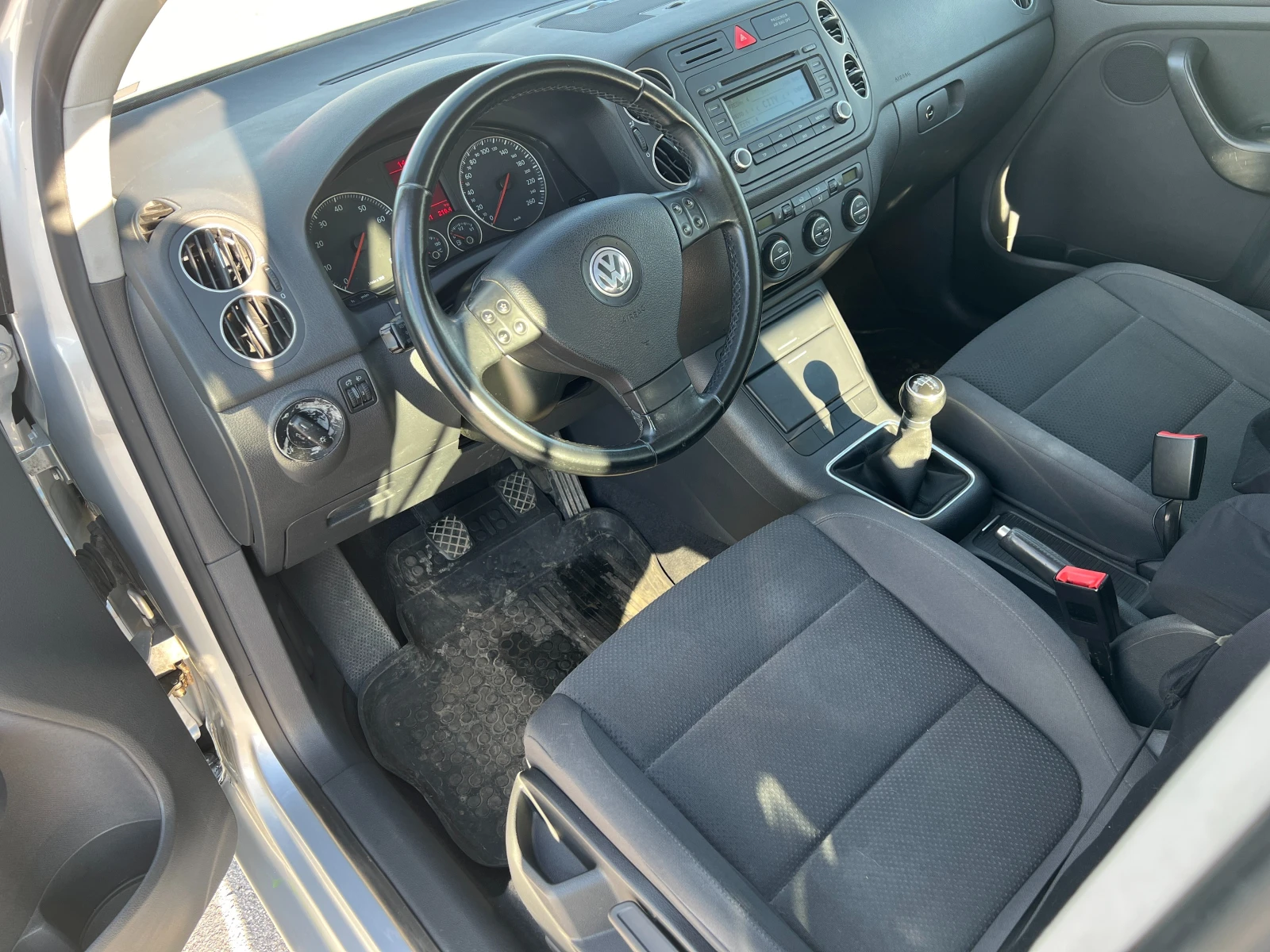 VW Golf Plus 1.6 102 k.c. BSE подгрев.мултиволан - изображение 5