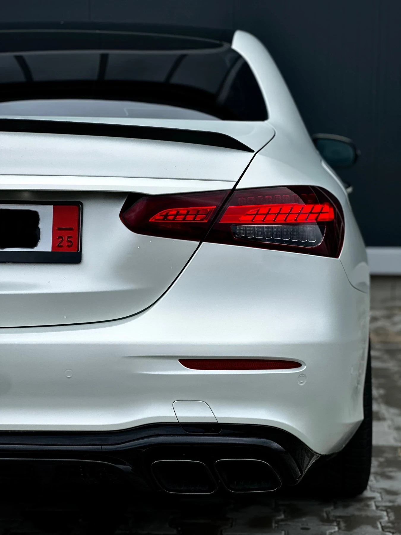 Mercedes-Benz E 220 Серв.ист. FACELIFT AMG 6.3 Пакет - изображение 6