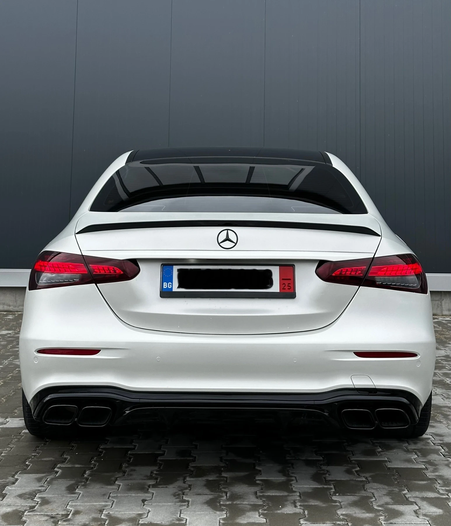 Mercedes-Benz E 220 Серв.ист. FACELIFT AMG 6.3 Пакет - изображение 9