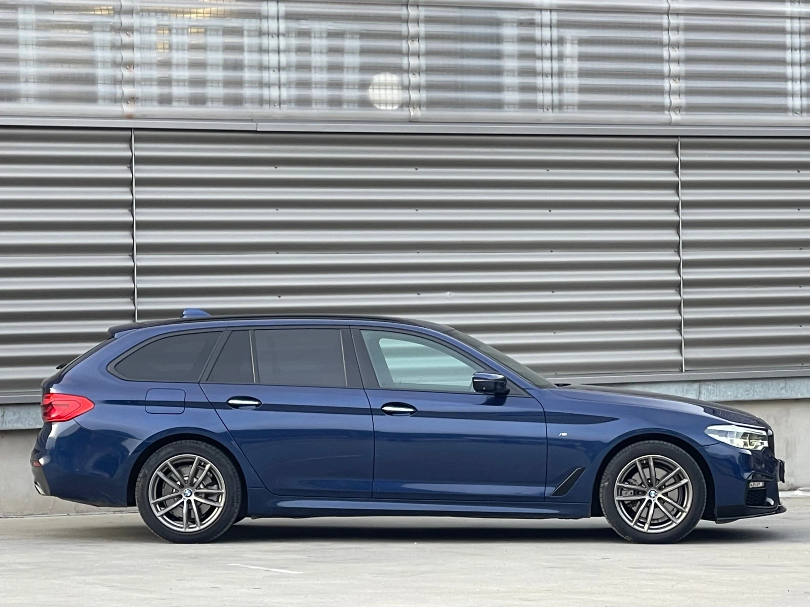 BMW 520 d G31 M-PACK Xdrive FULL OPTIONAL 122 000 КМ., снимка 3 - Автомобили и джипове - 54143303