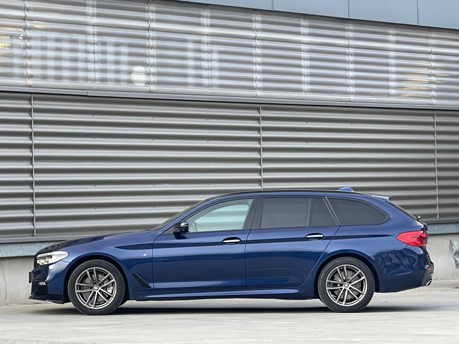 BMW 520 d G31 M-PACK Xdrive FULL OPTIONAL 122 000 КМ., снимка 7 - Автомобили и джипове - 54143303