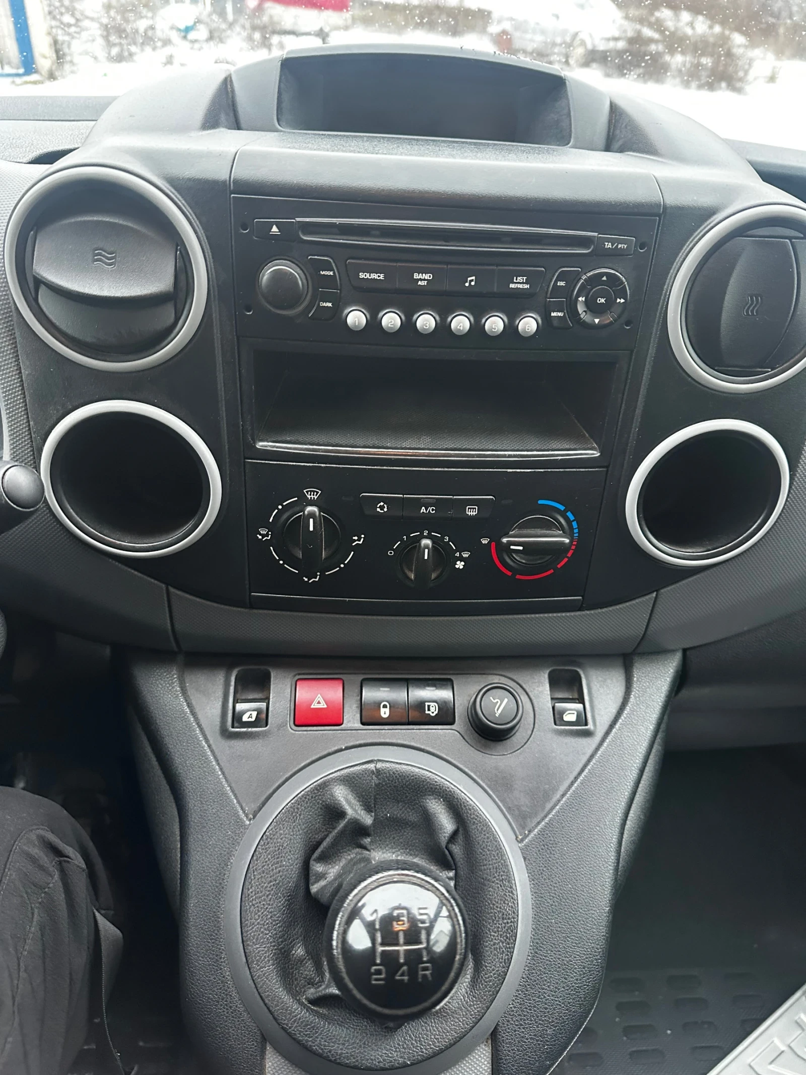 Peugeot Partner 1.6 HDI  ��������  2012� | Mobile.bg � ����������� 12