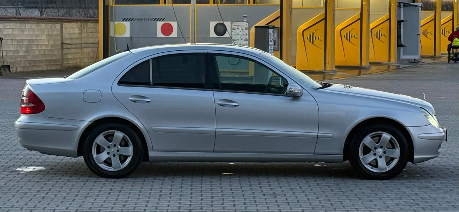 Mercedes-Benz E 320 Elegance | Подгрев | Регистрирана - изображение 7