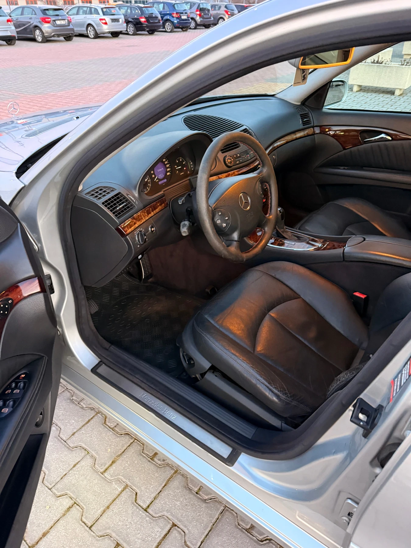 Mercedes-Benz E 320 Elegance | Подгрев | Регистрирана - изображение 10