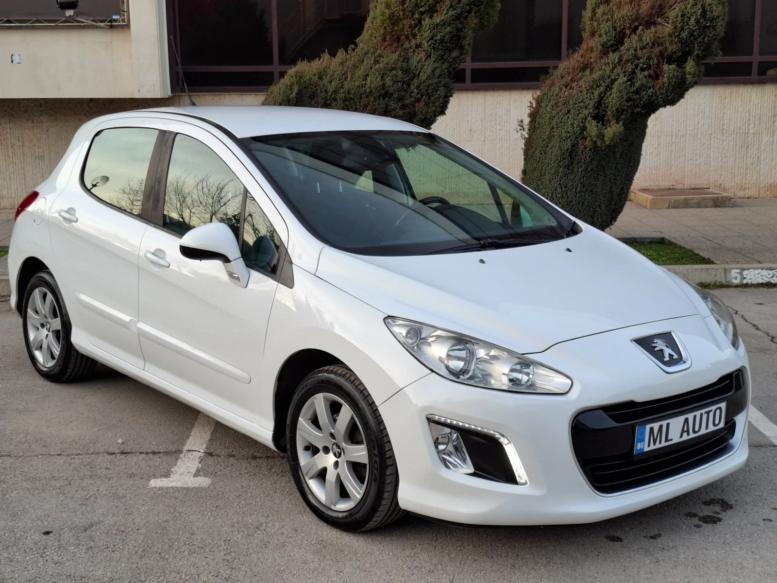 Peugeot 308 1.6HDI 92hp * КЛИМАТРОНИК * EURO 5 * ЛИЗИНГ * , снимка 3 - Автомобили и джипове - 53738643