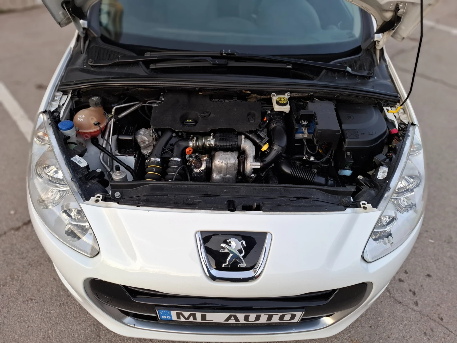 Peugeot 308 1.6HDI 92hp * КЛИМАТРОНИК * EURO 5 * ЛИЗИНГ * , снимка 9 - Автомобили и джипове - 53738643