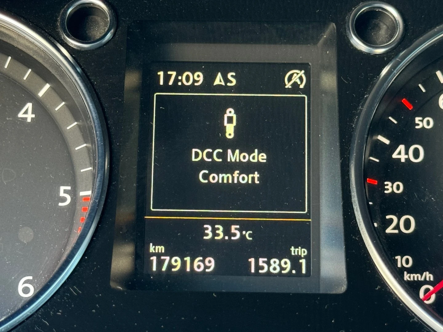 VW Passat SS 2.0TDI BMT, снимка 17 - Автомобили и джипове - 55650372