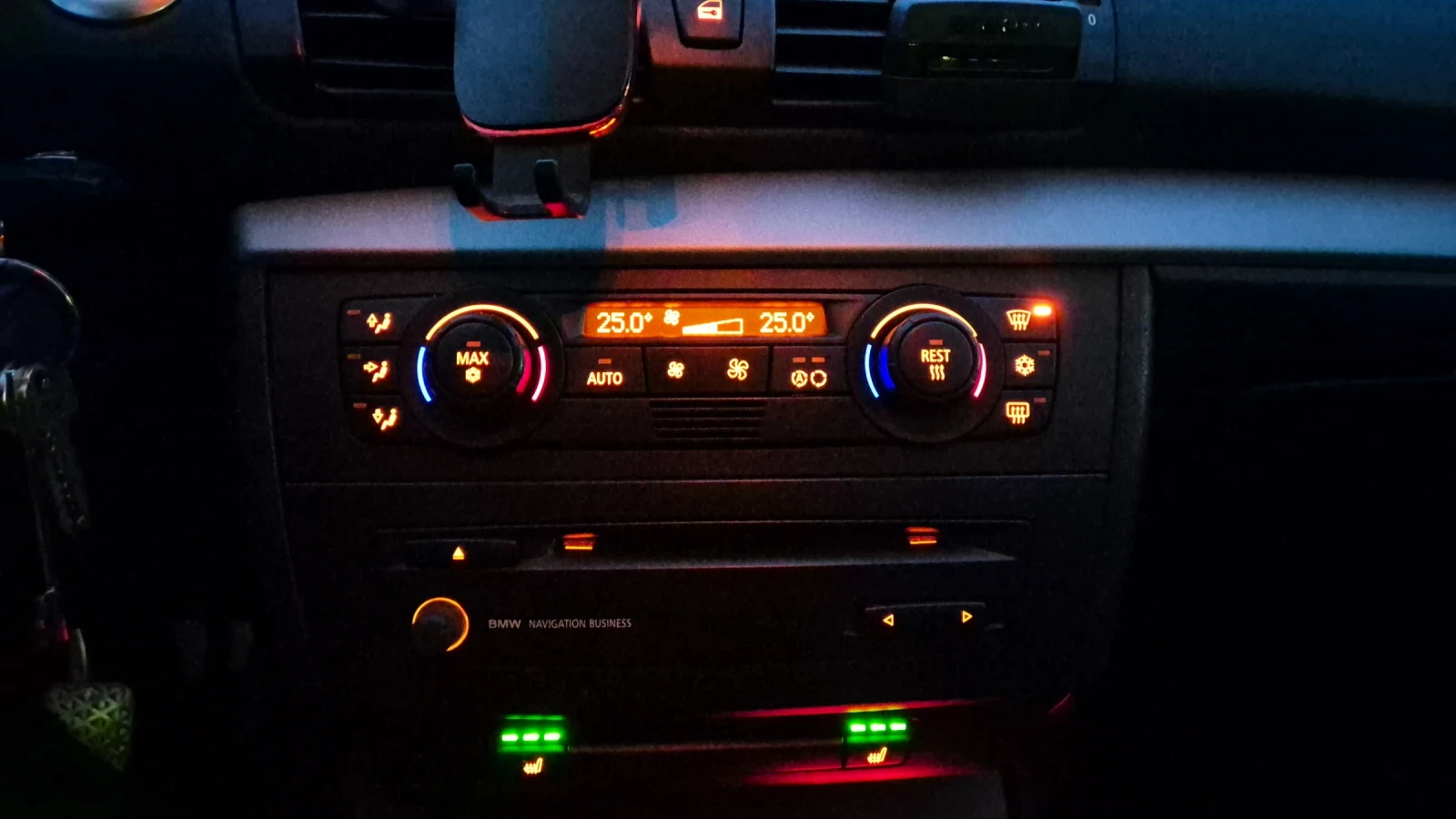 BMW 118, снимка 12 - Автомобили и джипове - 54046932