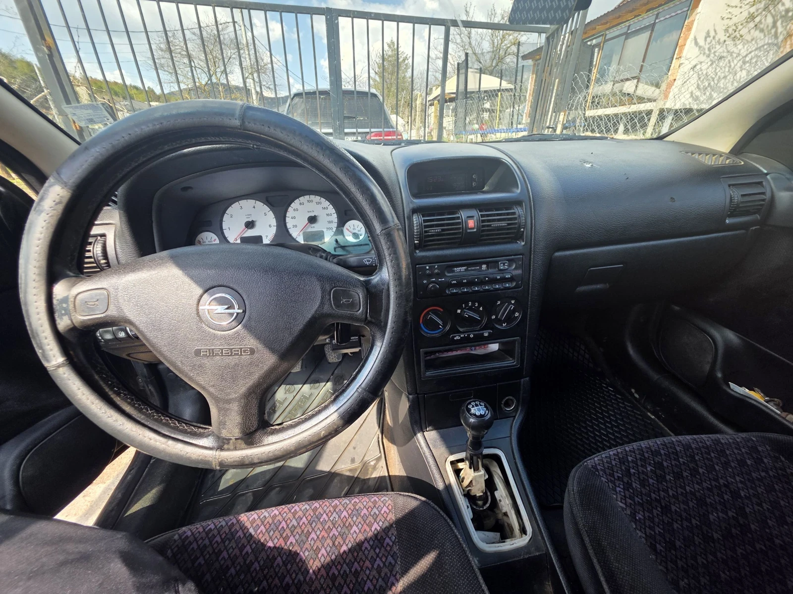 Opel Astra 1.6 75 , снимка 12 - Автомобили и джипове - 54099913