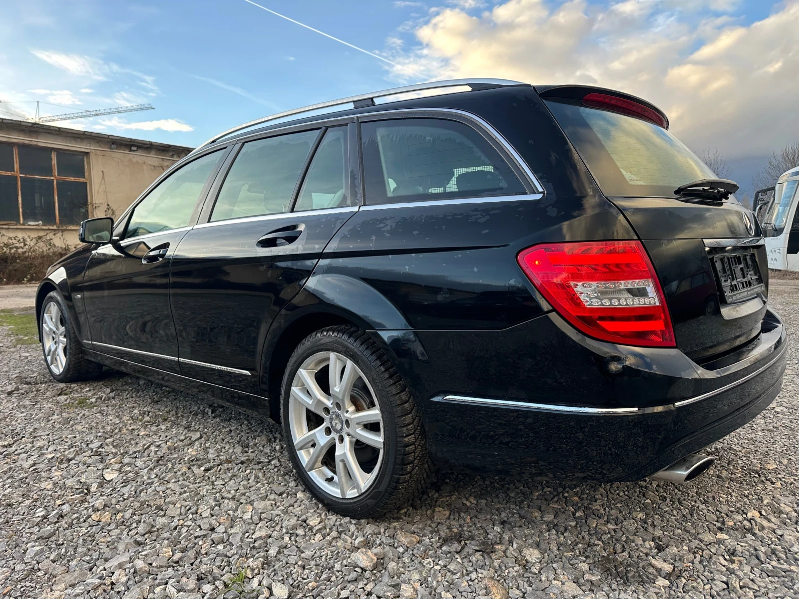 Mercedes-Benz C 350, снимка 3 - Автомобили и джипове - 54335064