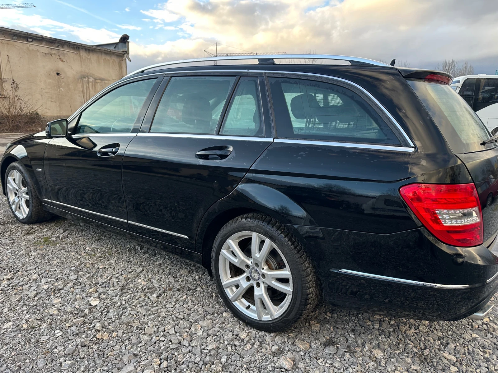 Mercedes-Benz C 350, снимка 12 - Автомобили и джипове - 54335064