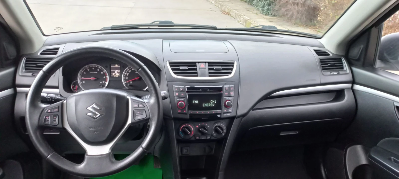 Suzuki Swift 1.25i , снимка 12 - Автомобили и джипове - 54585628