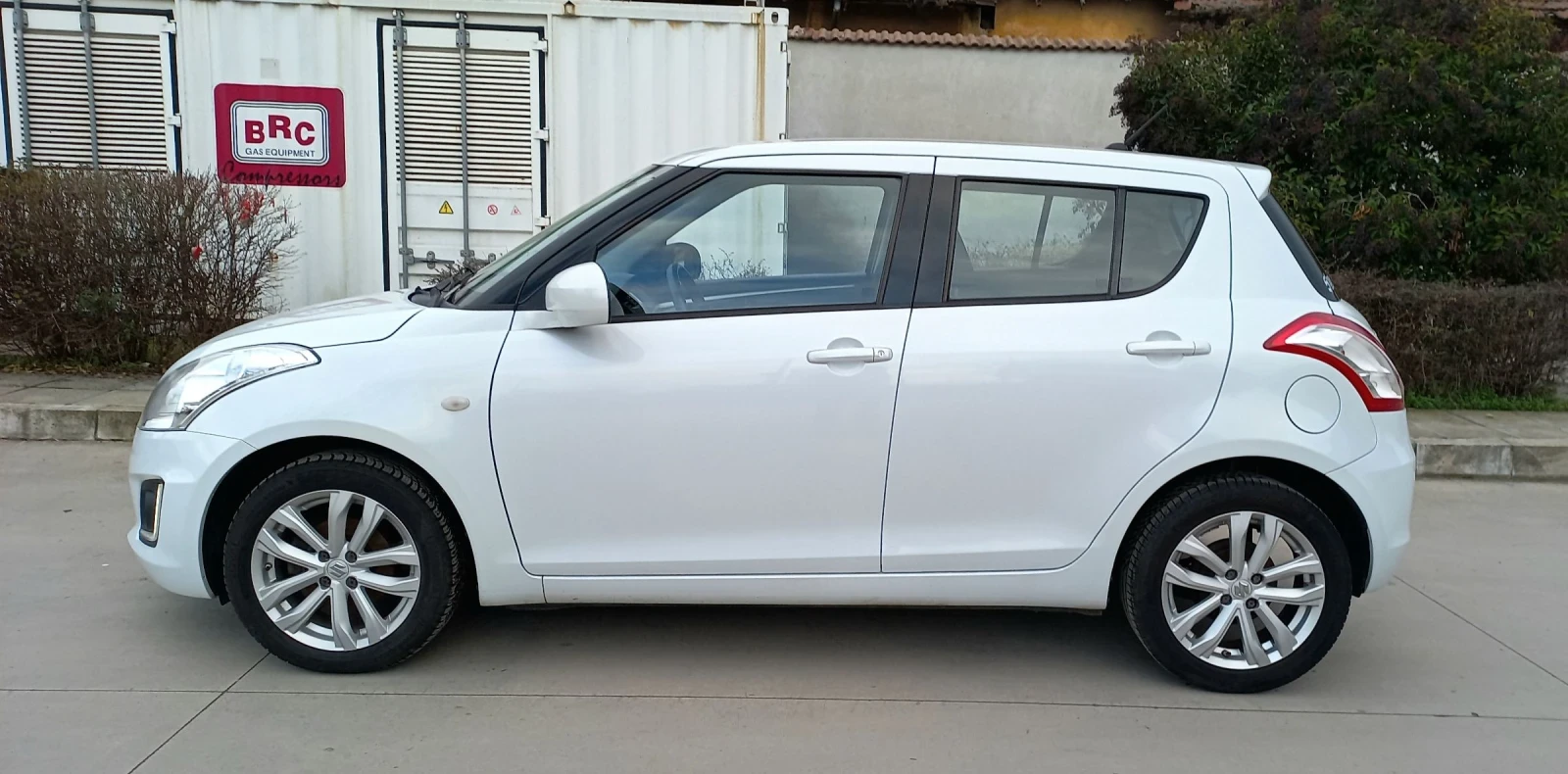 Suzuki Swift 1.25i , снимка 7 - Автомобили и джипове - 54585628