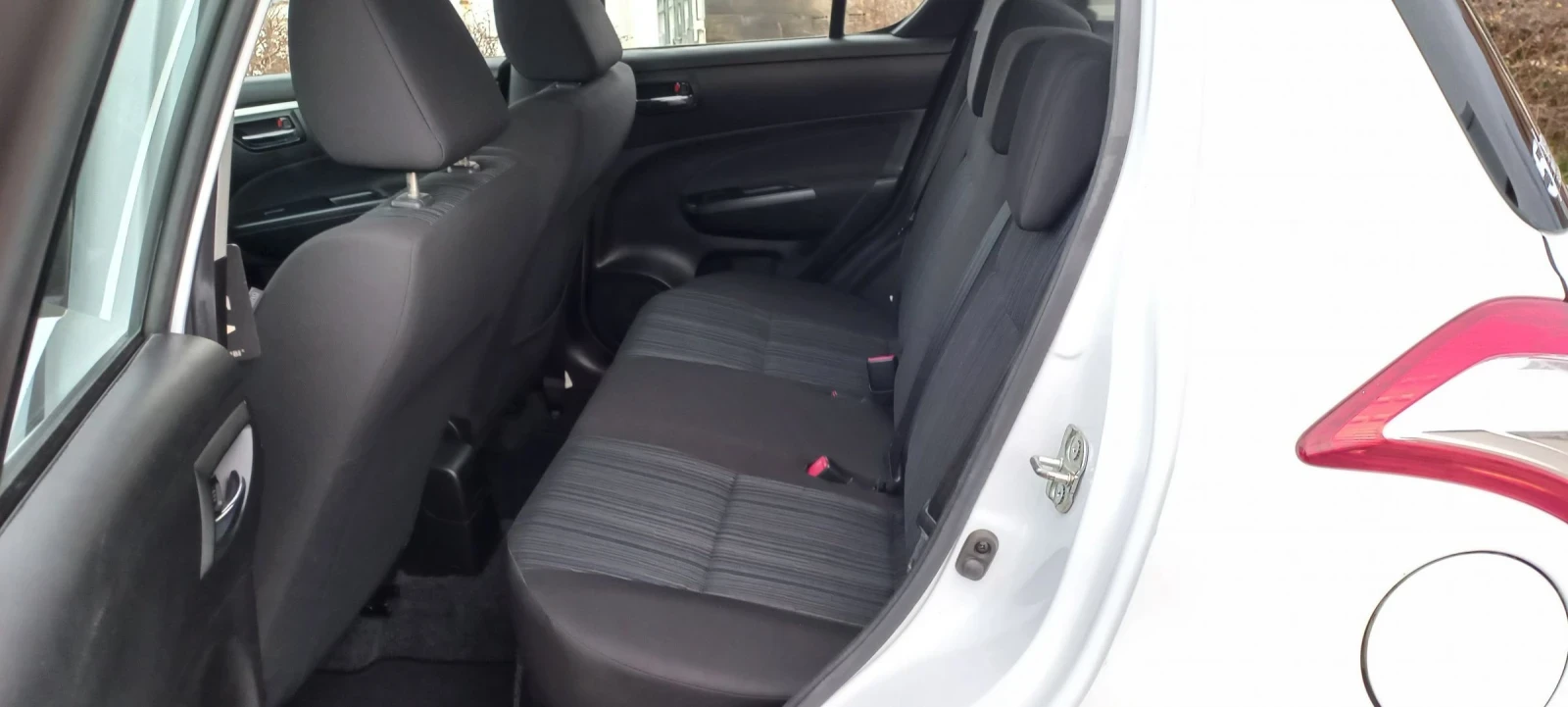 Suzuki Swift 1.25i , снимка 13 - Автомобили и джипове - 54585628