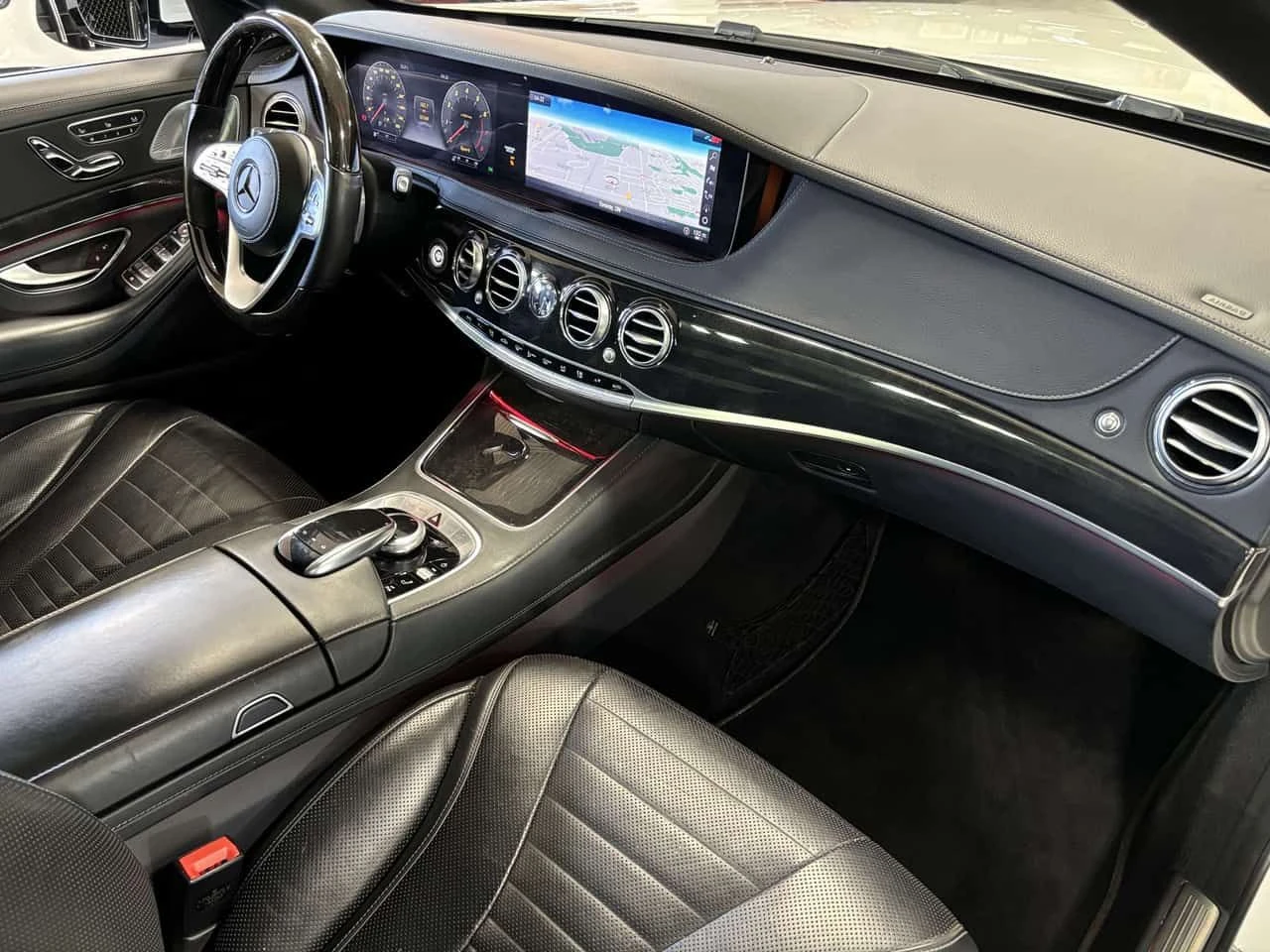 Mercedes-Benz S 560 AMG CARFAX, снимка 12 - Автомобили и джипове - 54554357
