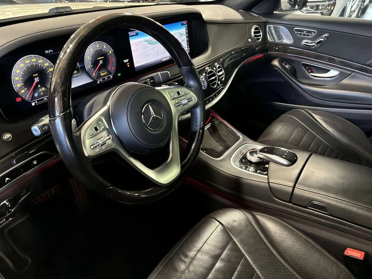 Mercedes-Benz S 560 AMG CARFAX, снимка 14 - Автомобили и джипове - 54554357