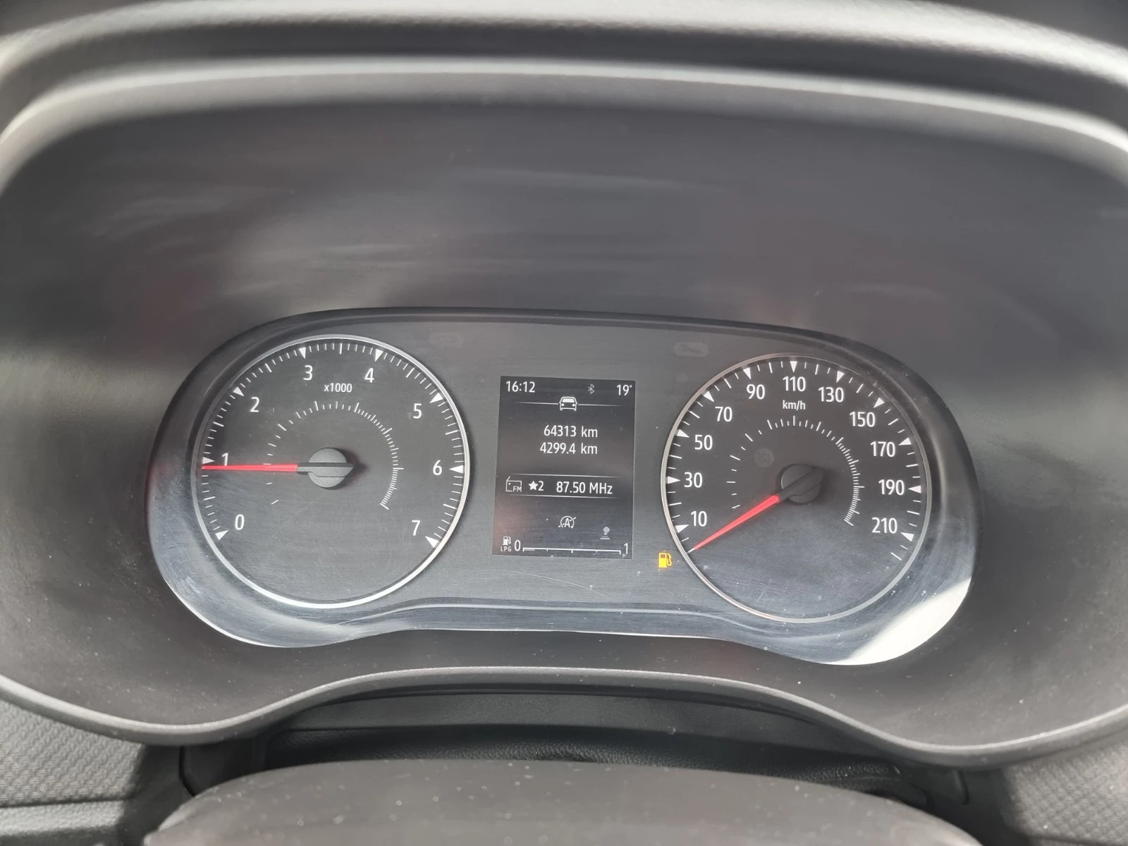 Dacia Sandero TCe 100 к.с. ECO-G S&S BVM6, снимка 9 - Автомобили и джипове - 54554943