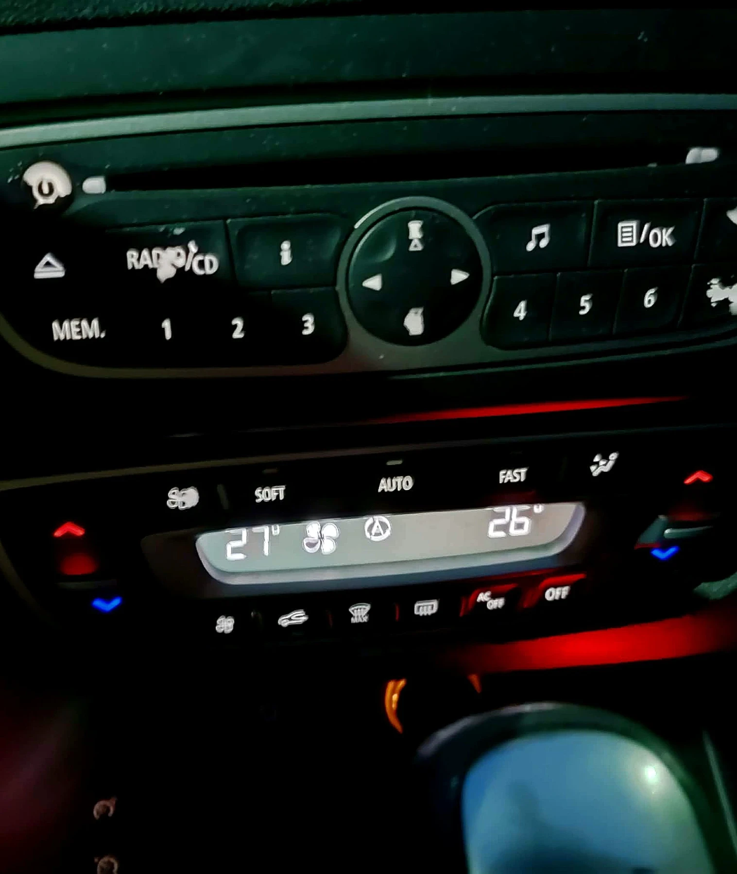 Renault Scenic, снимка 3 - Автомобили и джипове - 54767216