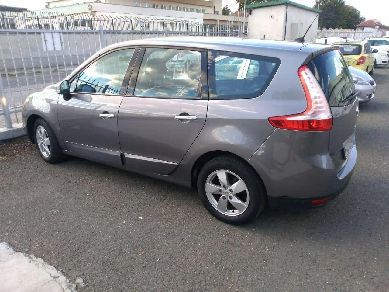 Renault Scenic, снимка 11 - Автомобили и джипове - 54767216