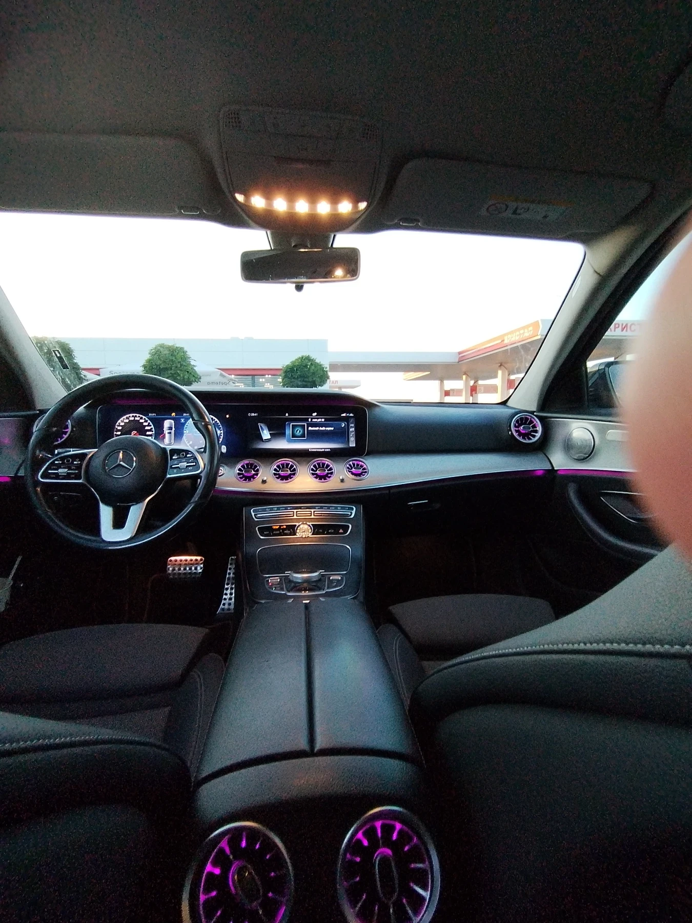 Mercedes-Benz E 220, снимка 6 - Автомобили и джипове - 54976926