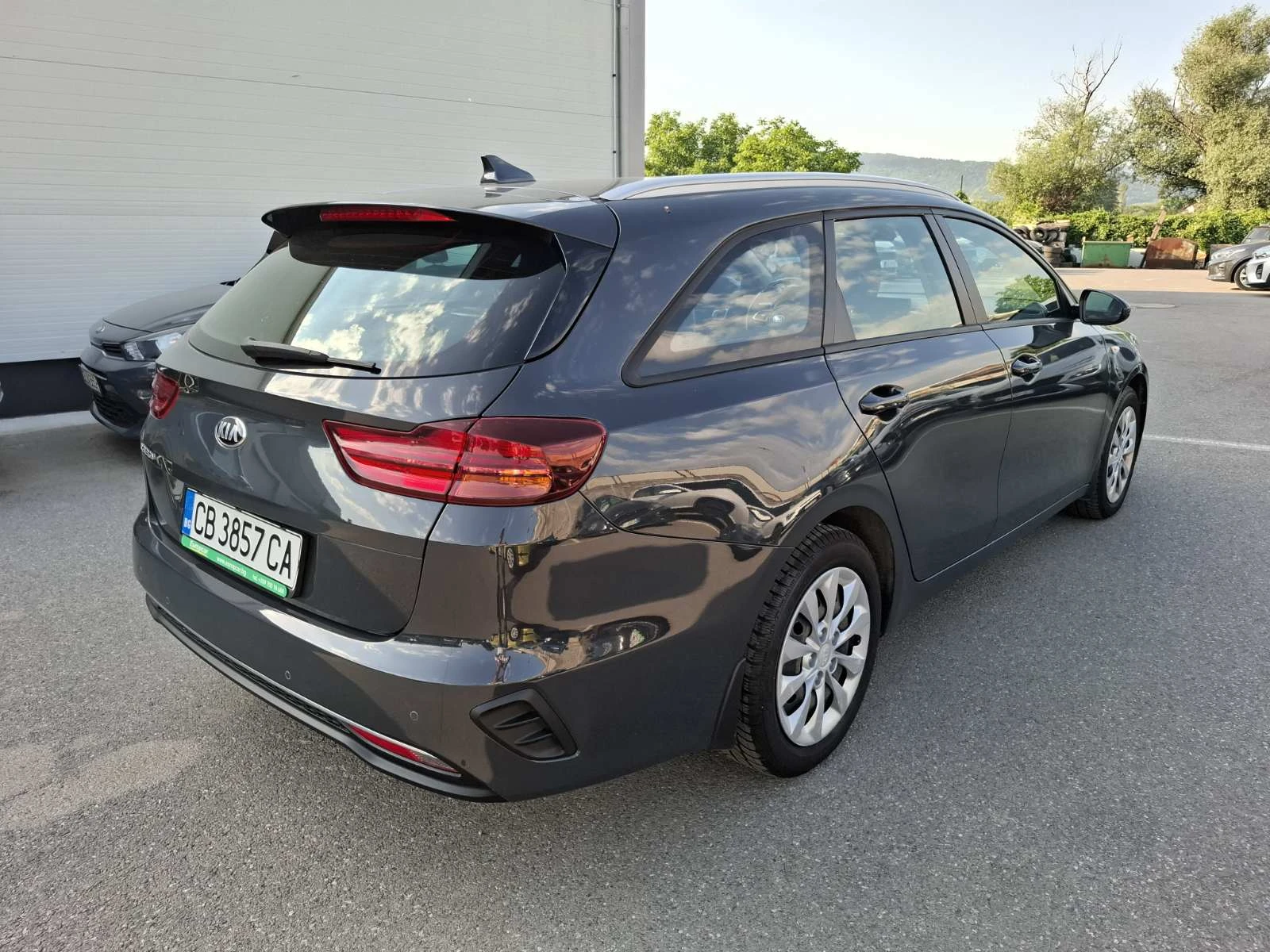 Kia Ceed 1.6 crdi Comfort SW Гаранция, снимка 4 - Автомобили и джипове - 55217573