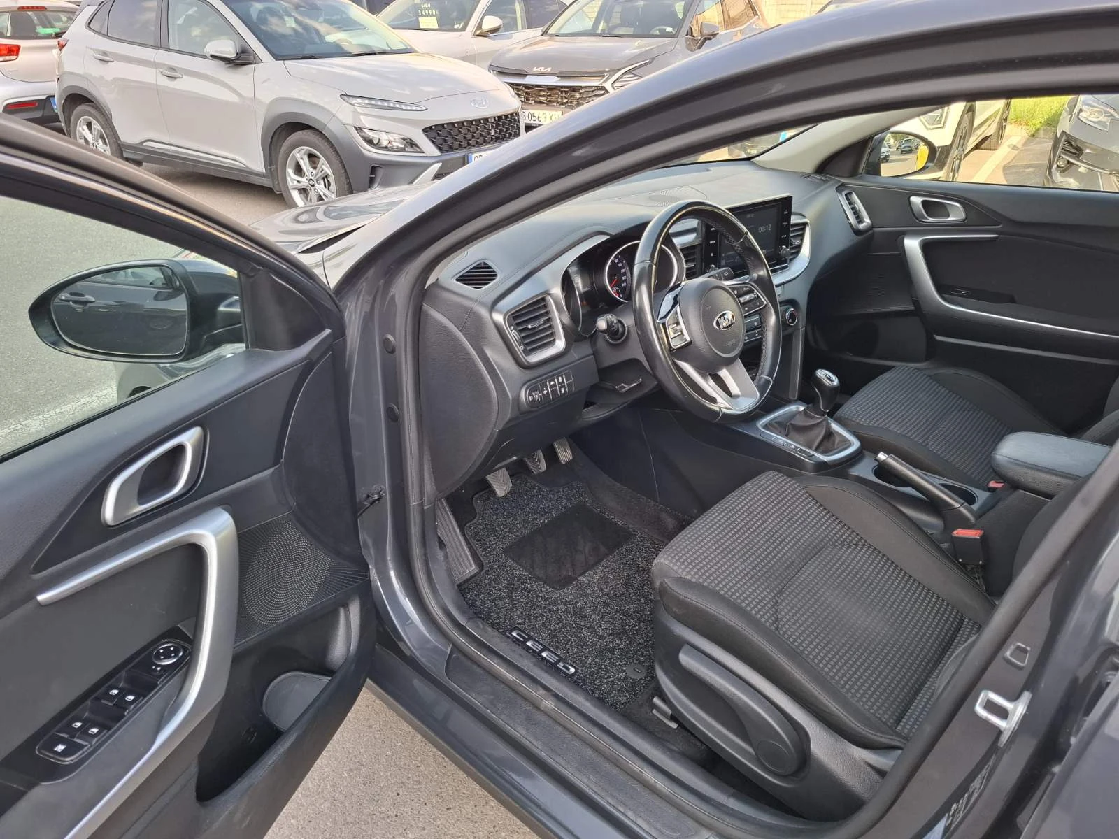 Kia Ceed 1.6 crdi Comfort SW Гаранция, снимка 9 - Автомобили и джипове - 55217573