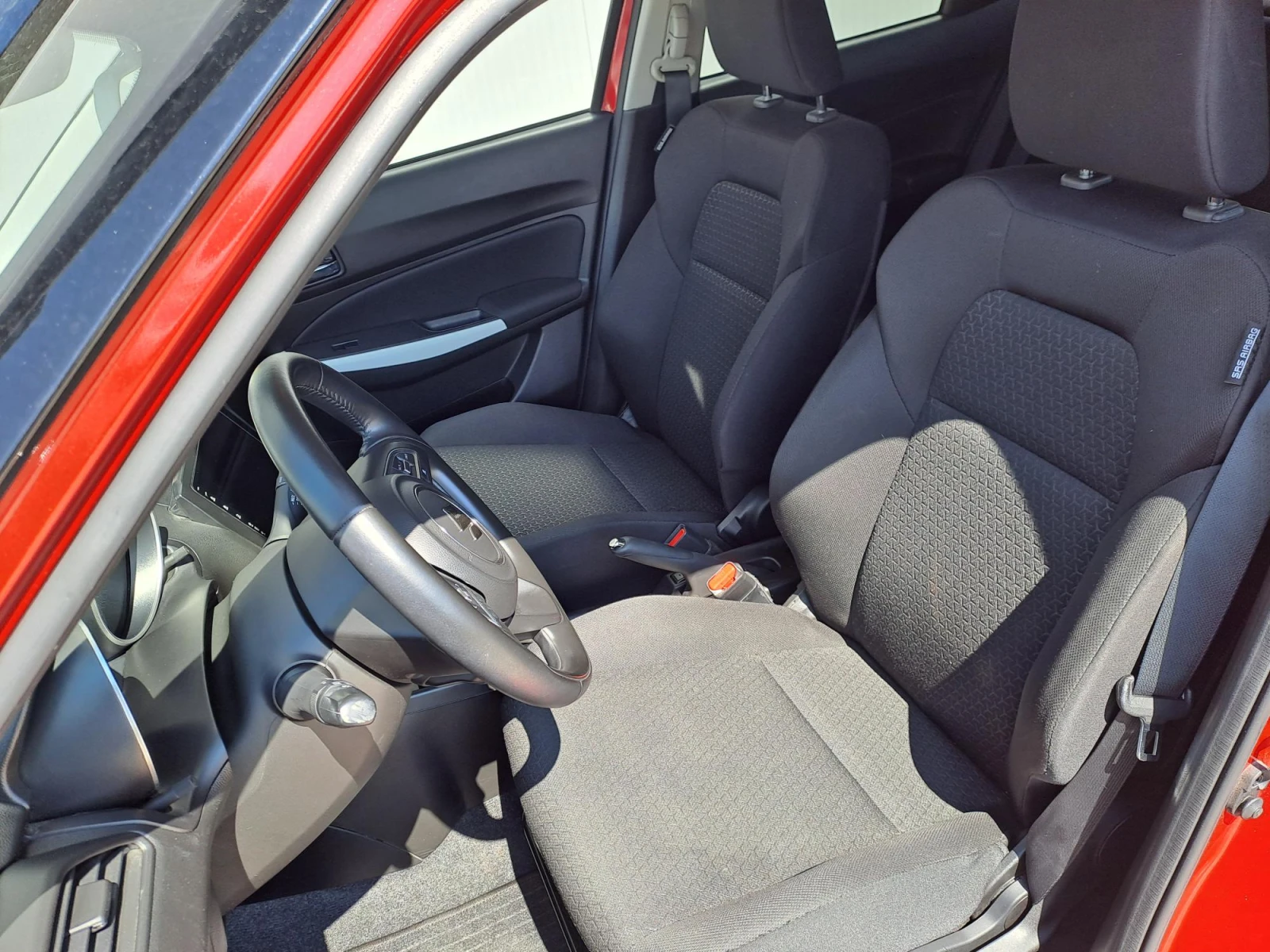 Suzuki Swift 1.2 GL+ Mild Hybrid Automatic , снимка 10 - Автомобили и джипове - 55613630