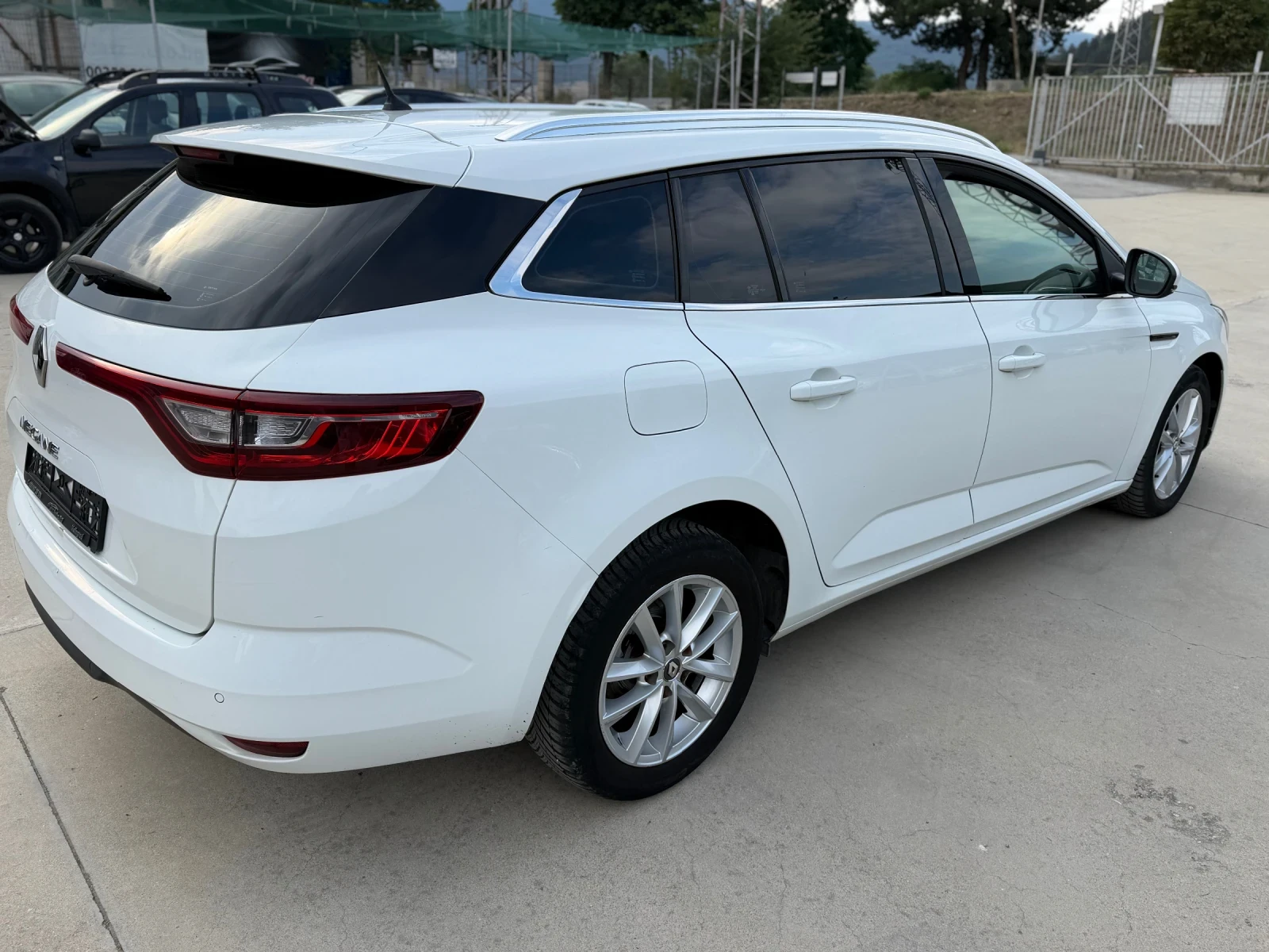 Renault Megane 1.5DCI/Bussines/Пълен Сервиз!!!, снимка 6 - Автомобили и джипове - 55656885