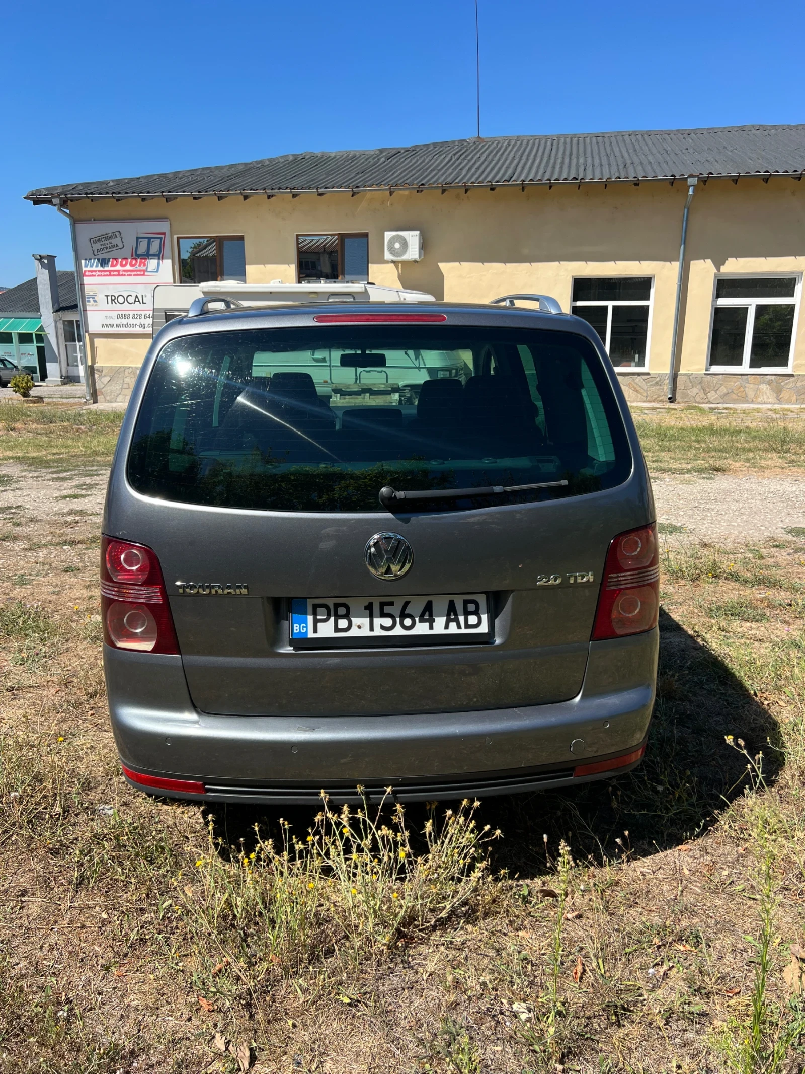 VW Touran 2.0 TDI, снимка 5 - Автомобили и джипове - 55965651