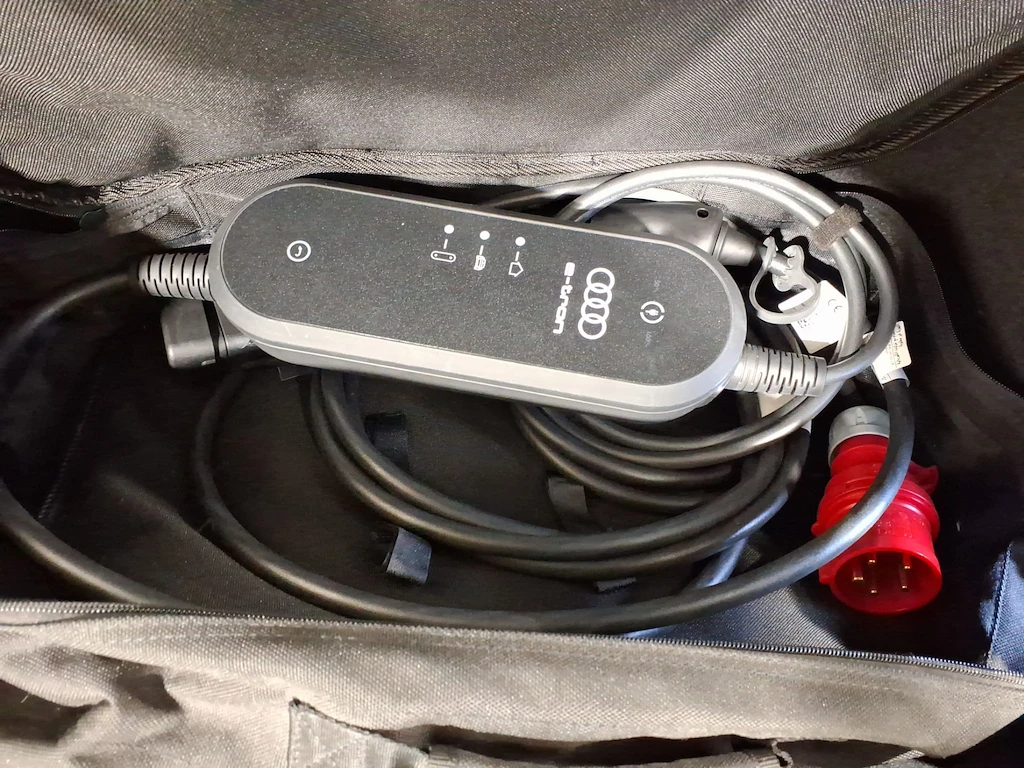 Audi E-Tron GT 93 kWh Quattro Navi Led 90.87% SoH | Mobile.bg � ����������� 11