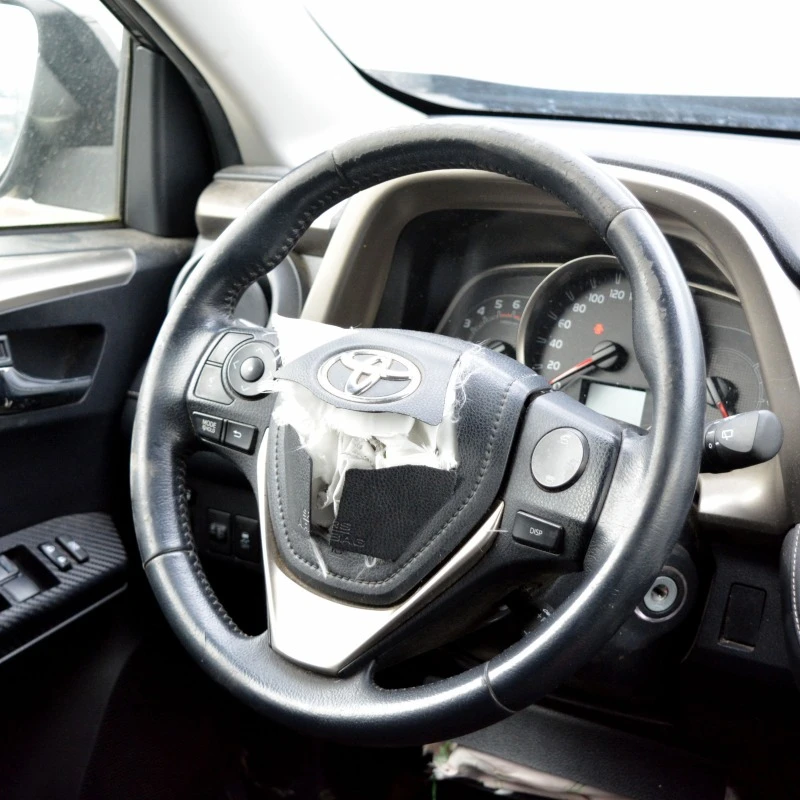 Toyota Rav4 2.2 D 4WD, снимка 6 - Автомобили и джипове - 40638770